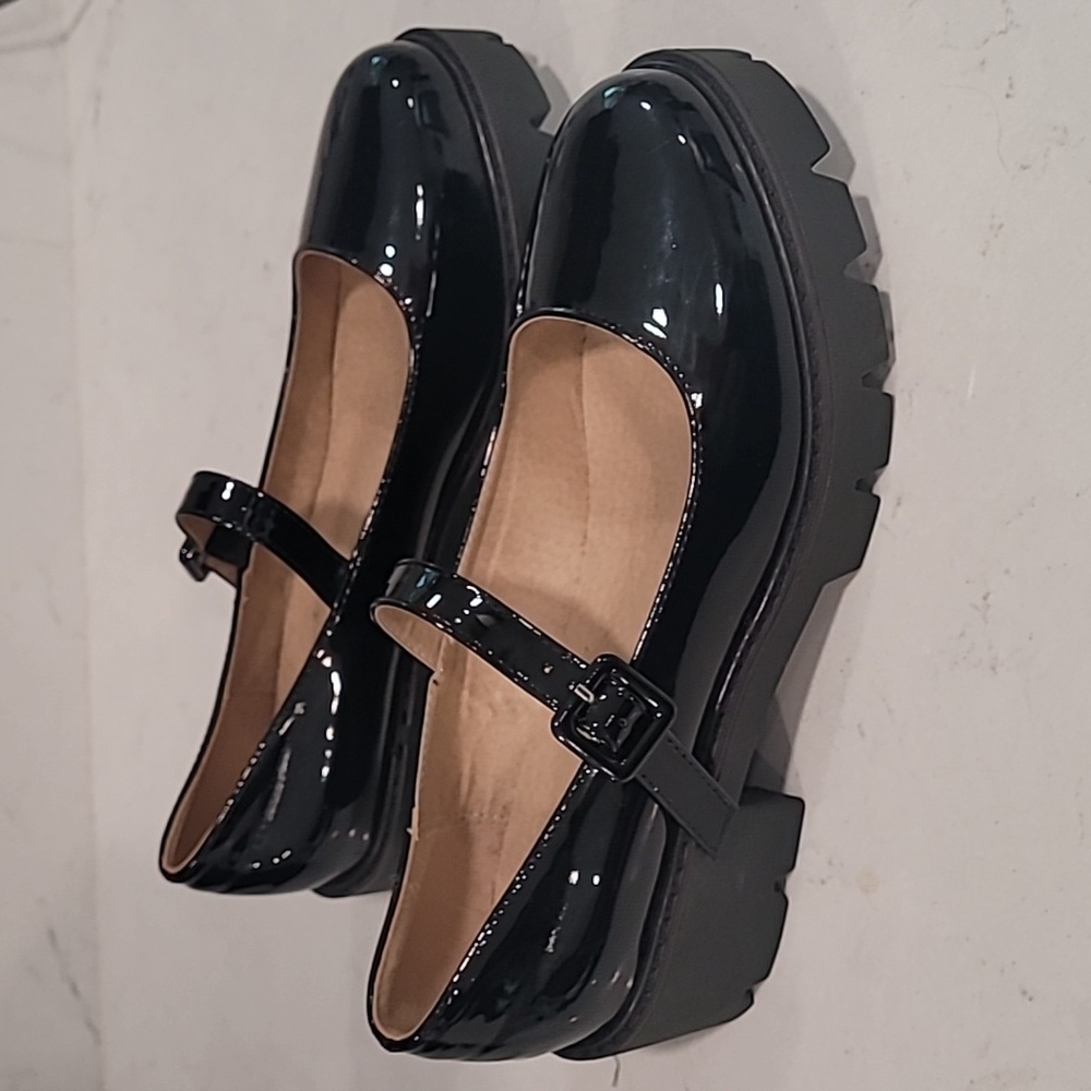NEW never worn Black Patent MaryJane platform size 10